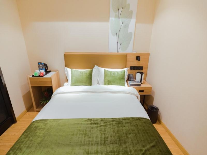 Greentree Inn Shanghai Huangxing Park Subway Station Express Hotel Exterior photo